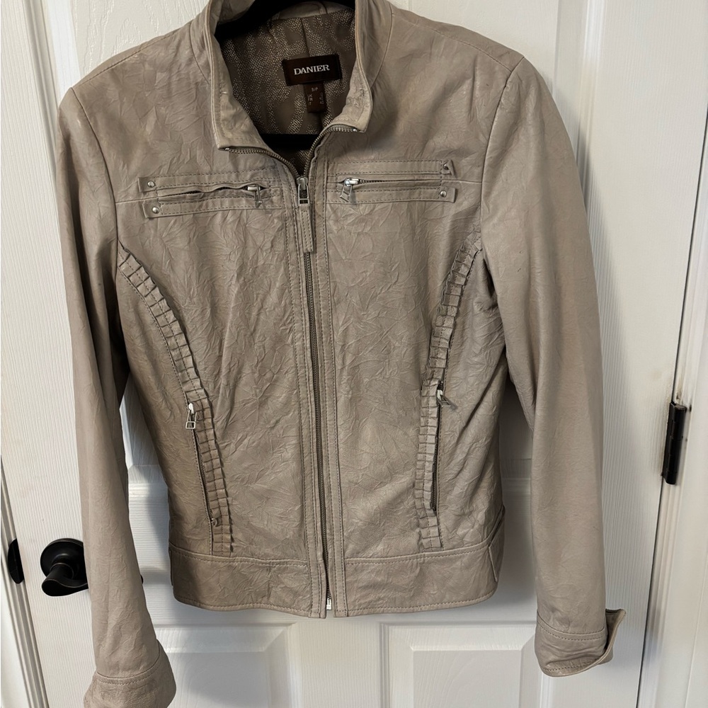 NWOT DANIER Fawn Grey Leather Zip-Up Jacket